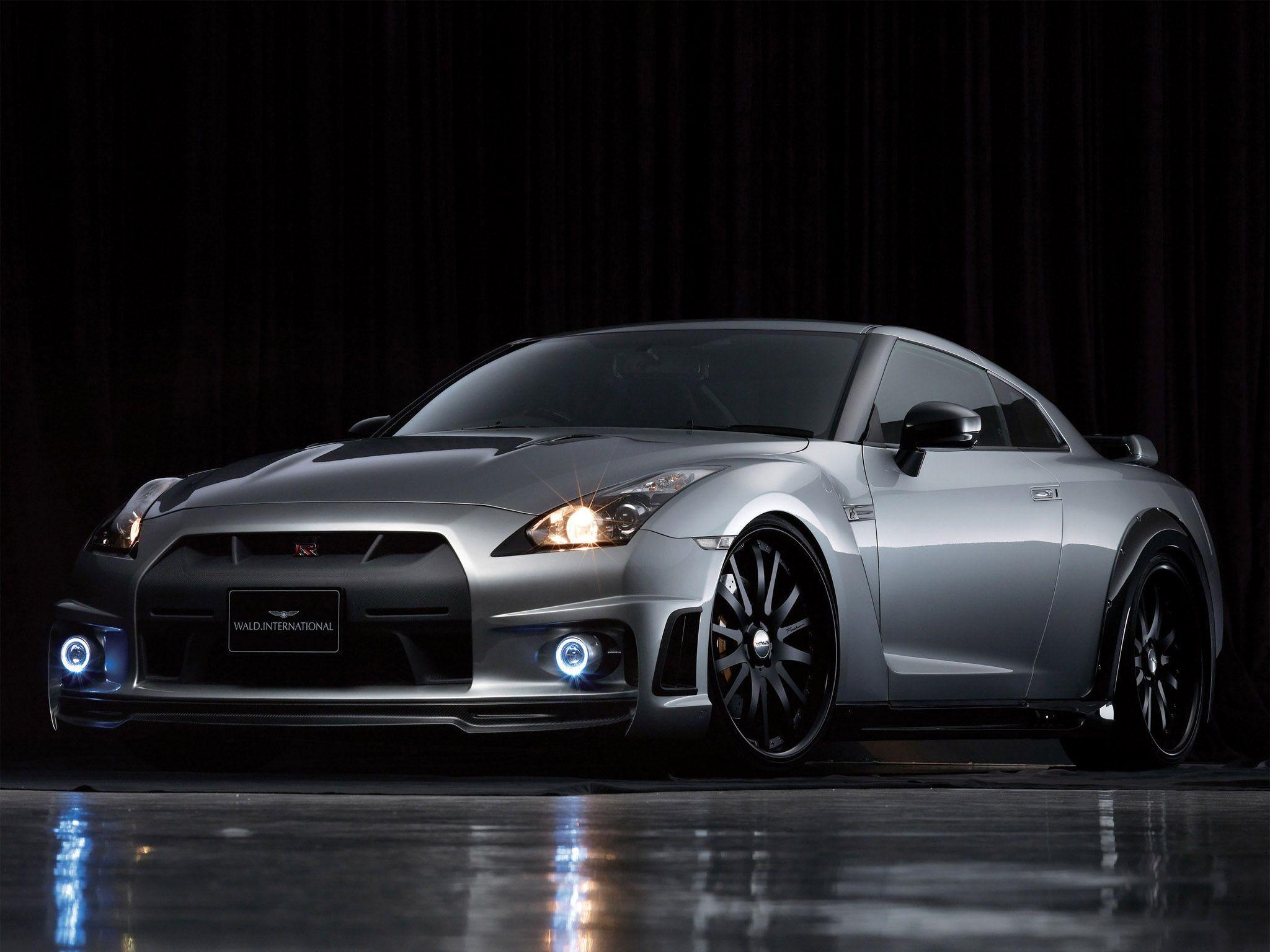 Nissan GT-R